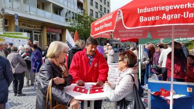 IG BAU-Sekretär, Thomas Scheidler, im Gespräch