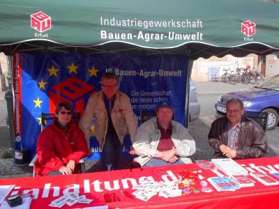 Die Mitglieder des Kreisvorstandes an ihrem BAU-Stand auf dem Weimarer Markt
