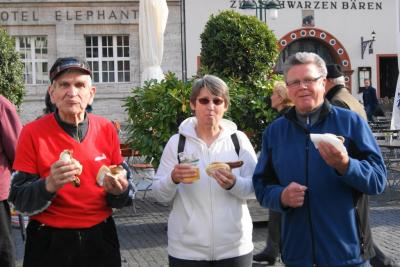 Wurst und Bier haben sie sich verdient.Sie haben das wieder gut gemacht