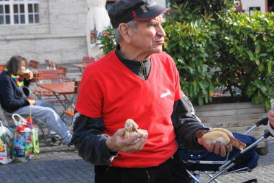 auch nach getaner Arbeit hat Klaus alle Hände voll zu tun